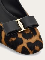 Ferragamo Iconic bow pump - Image 5